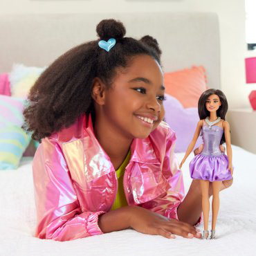Кукла-модель Barbie Шатенка в фиолетовом платье-баллоне HYT920, 29 см купить,NaN