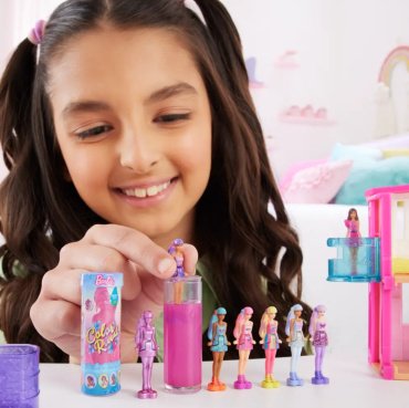 Кукла-сюрприз Barbie BarbieLand HYF28, 3.8 см аксессуары в комплекте