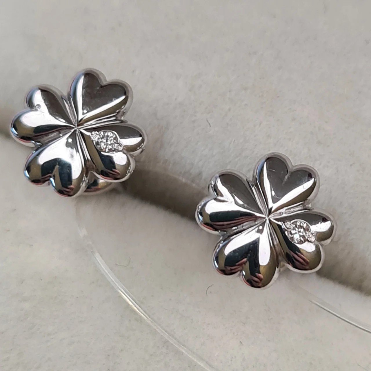 Серьги Deimantas 108343993 1,22гр 0,02ct. купить,NaN