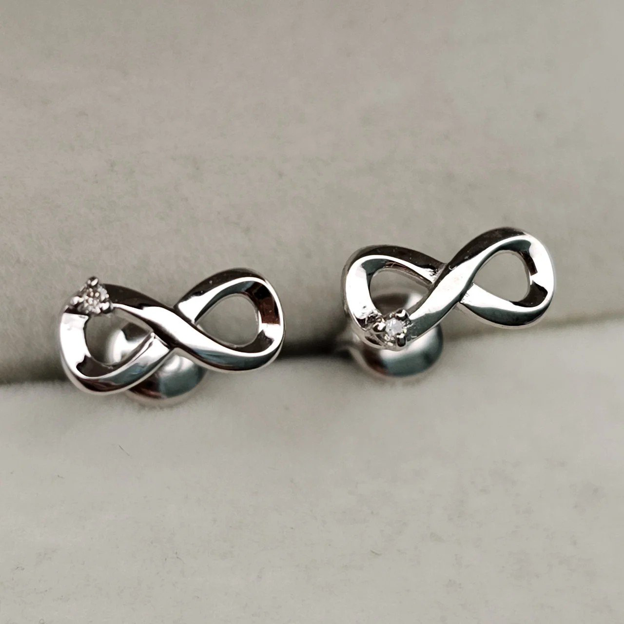 Серьги Deimantas 108344031 1,01гр 0,024ct. купить,NaN