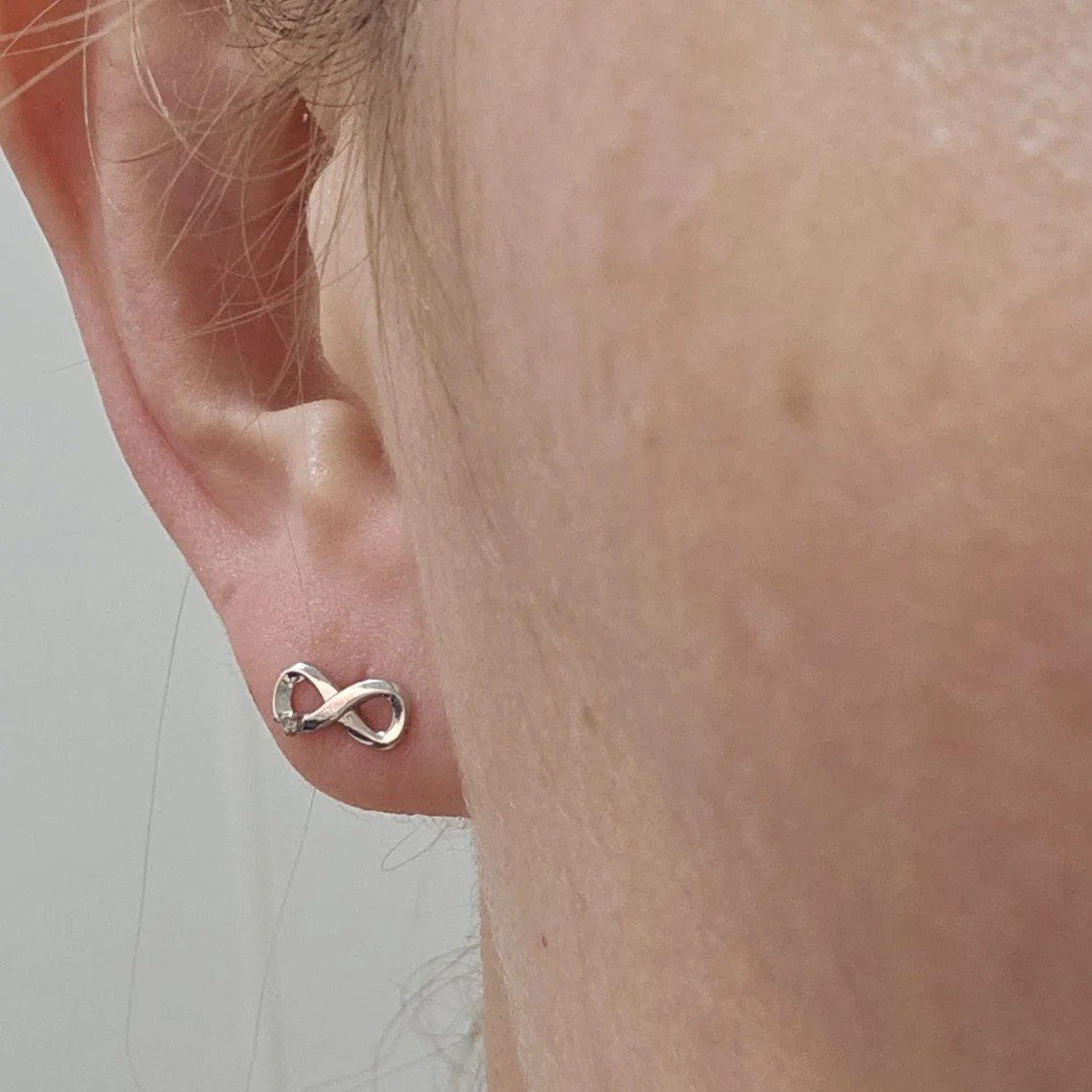 Серьги Deimantas 108344031 1,01гр 0,024ct. купить,NaN
