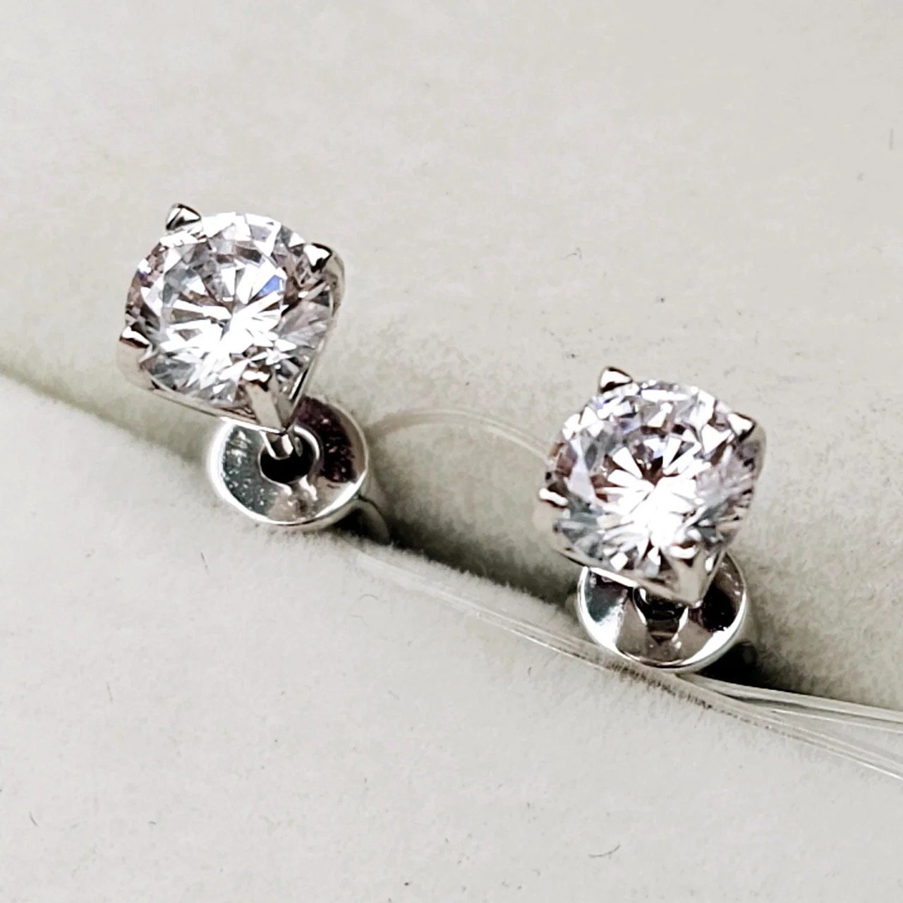 Серьги Deimantas 108425541 1,95гр. купить,NaN