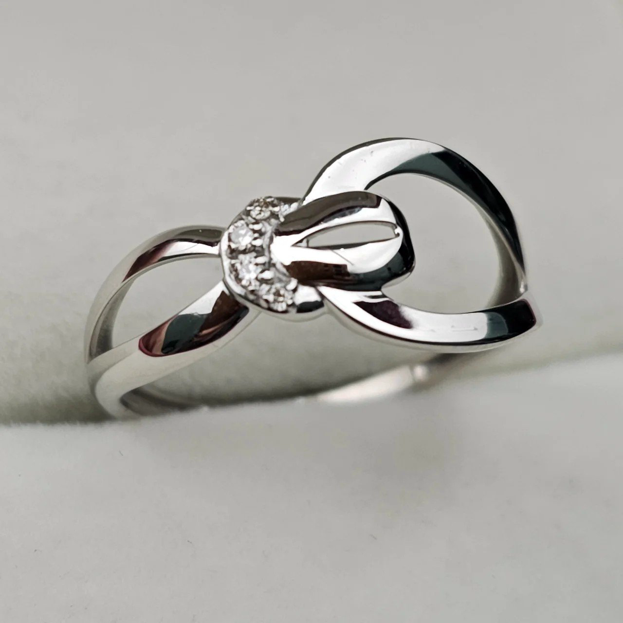 Кольцо Deimantas 108343674 17,5р 0,026гр 0,026ct. купить,NaN