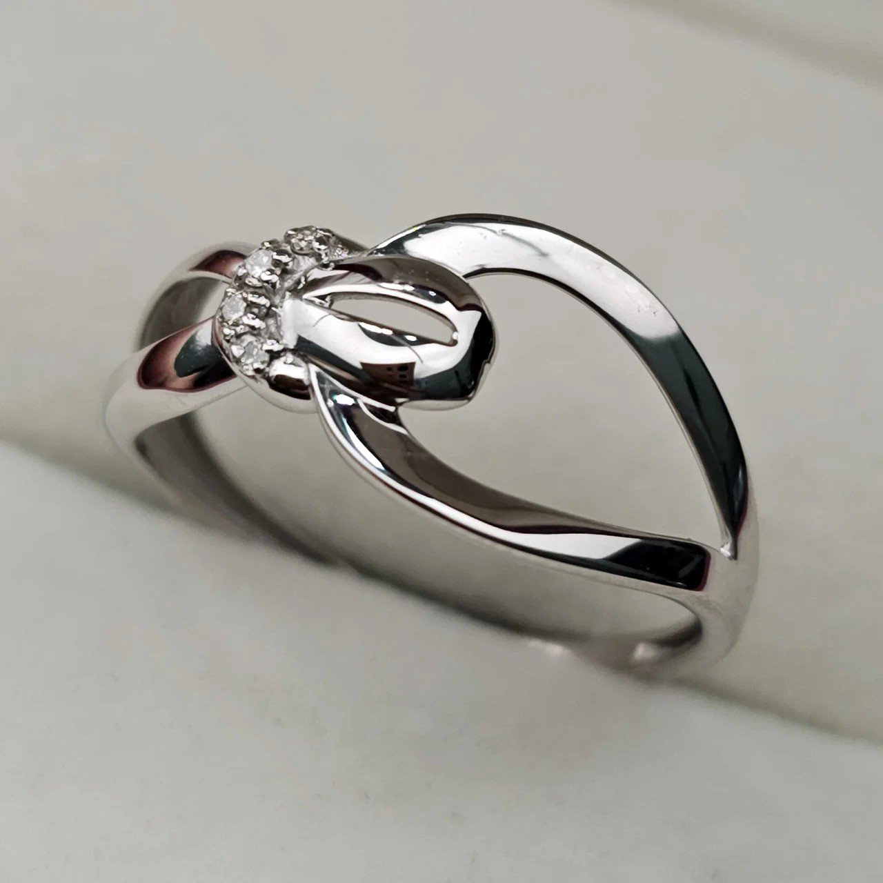 Кольцо Deimantas 108343674 17,5р 0,026гр 0,026ct. купить,NaN