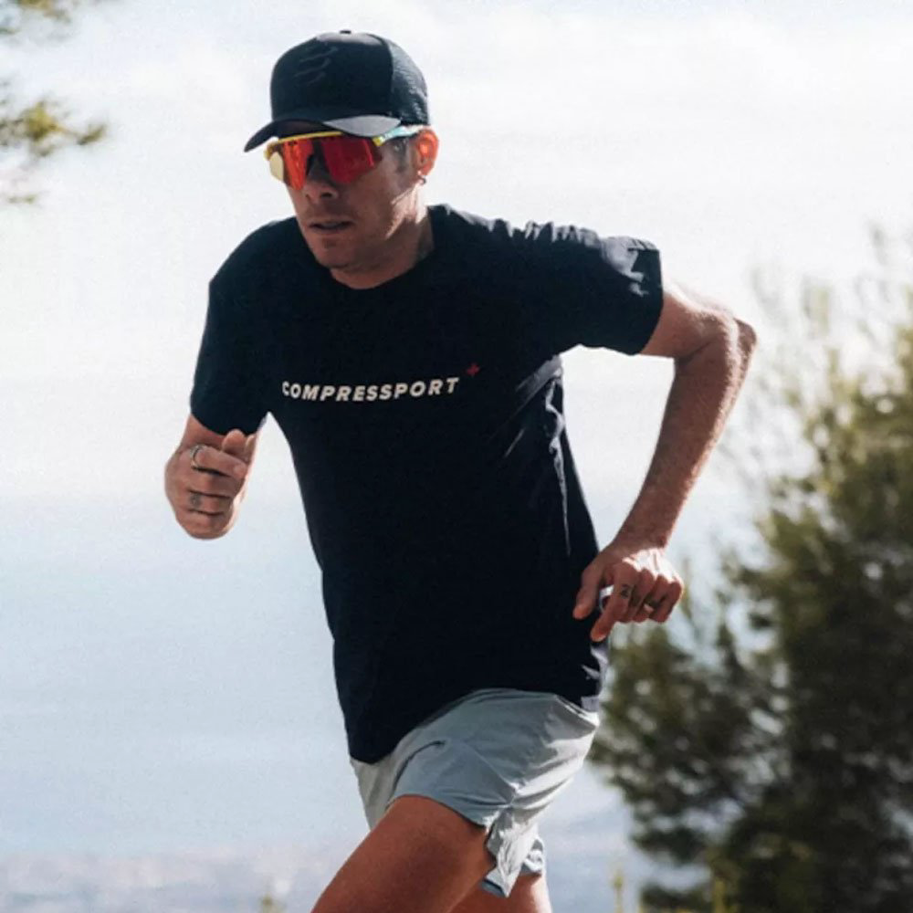 Футболка Compressport черный купить,NaN