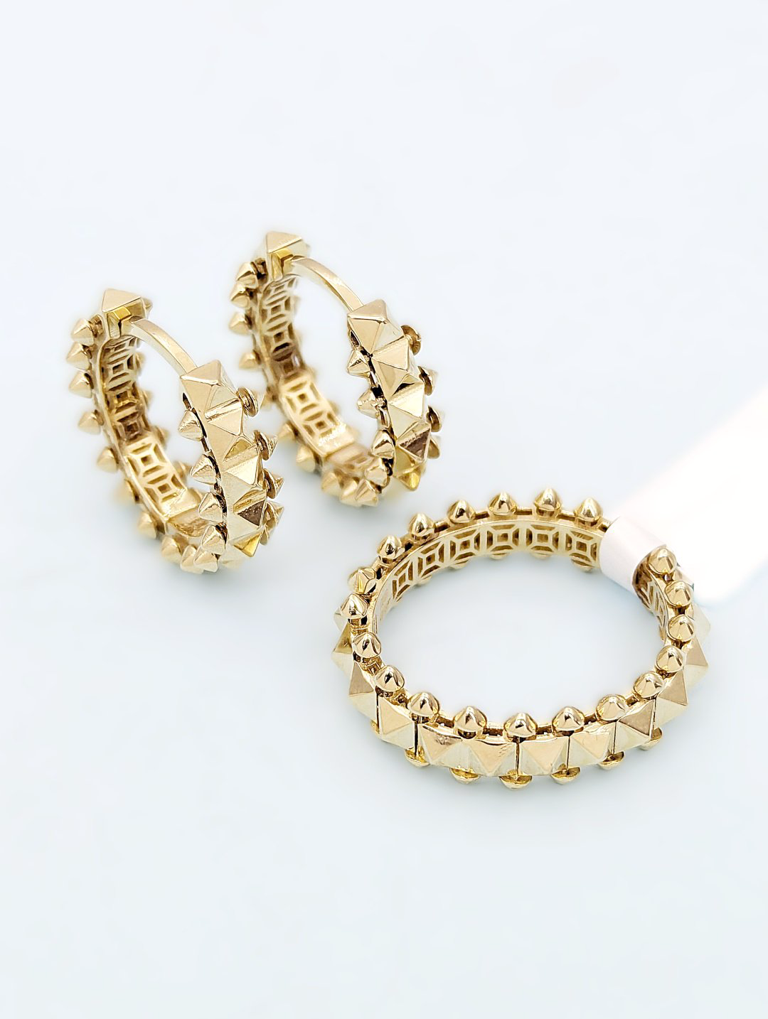 CAPRICE C1124293507800 вес 8 г золото, без вставок купить,596450
