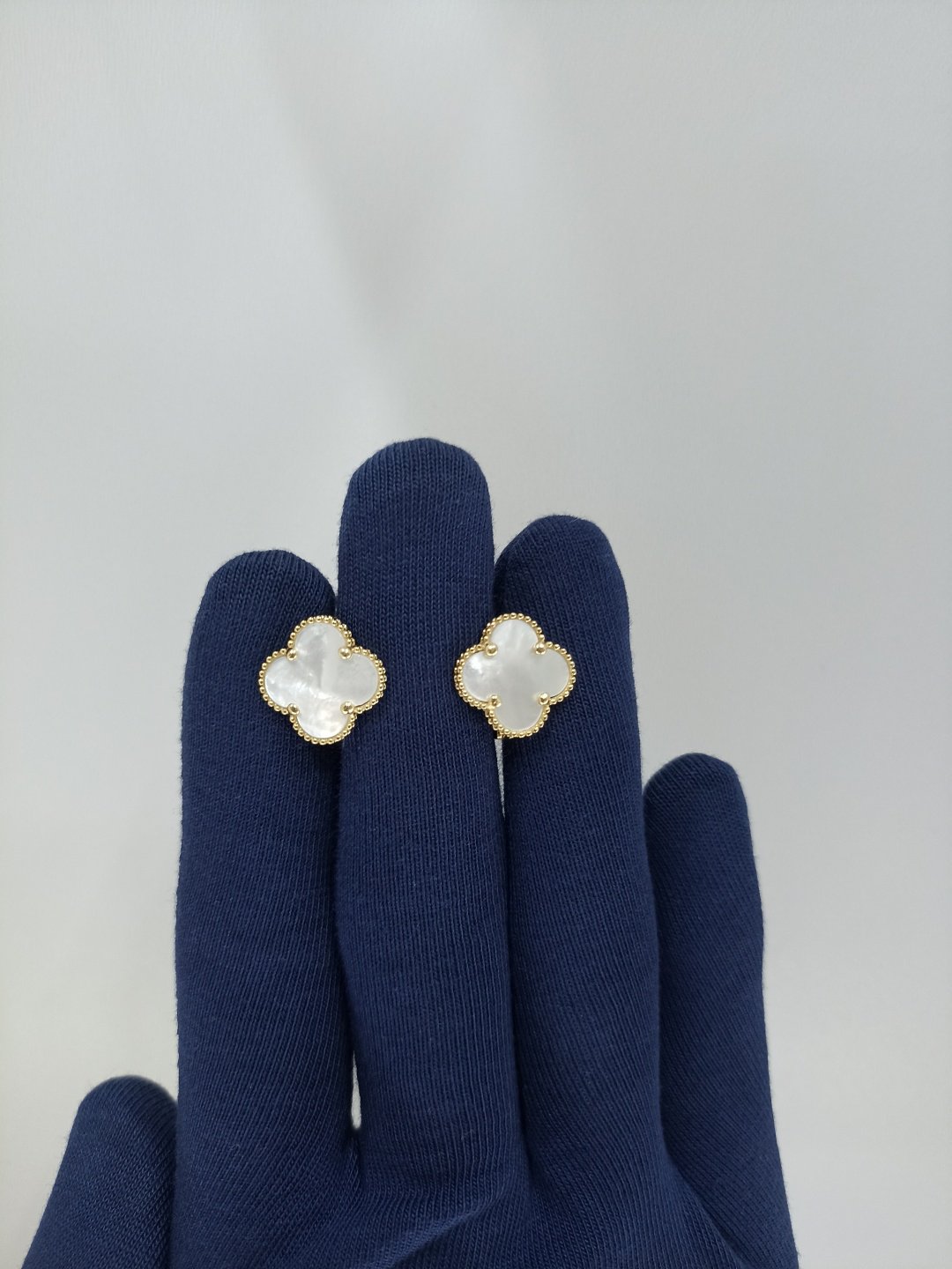Серьги MIRSADO GOLD MG0276271 вес 3.68 г золото, перламутр купить,NaN