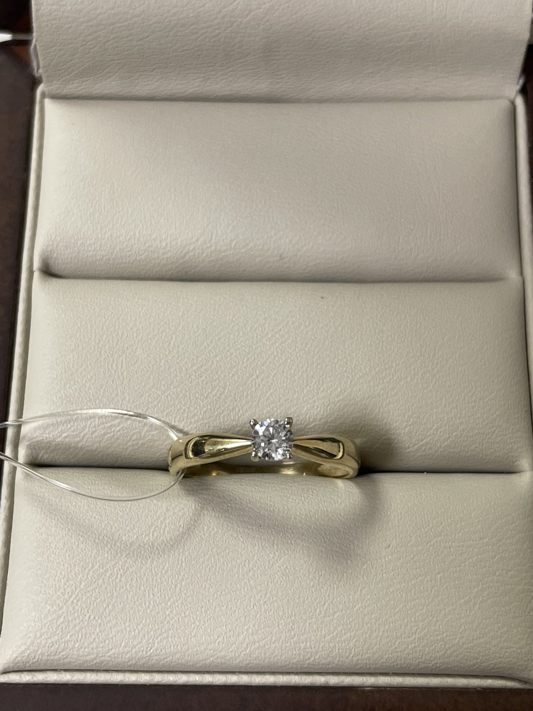 Кольцо Diamond Exclusive 9654321 размер 17.5 вес 1.78 г золото, фианит купить,NaN