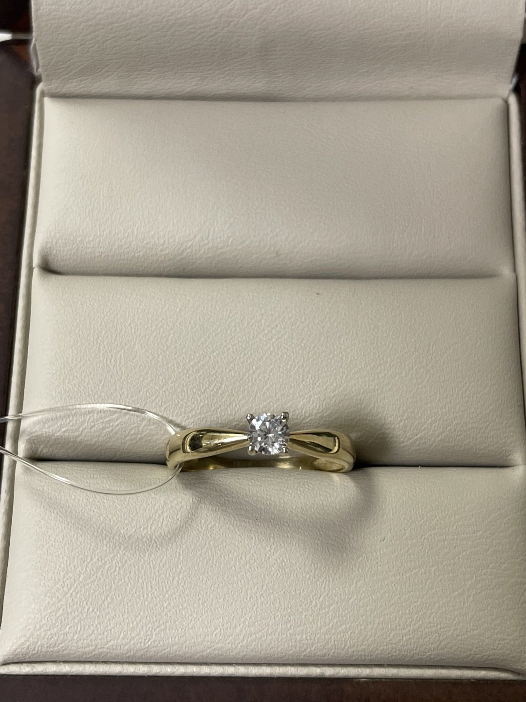 Кольцо Diamond Exclusive 9654321 размер 17.5 вес 1.78 г золото, фианит купить,NaN