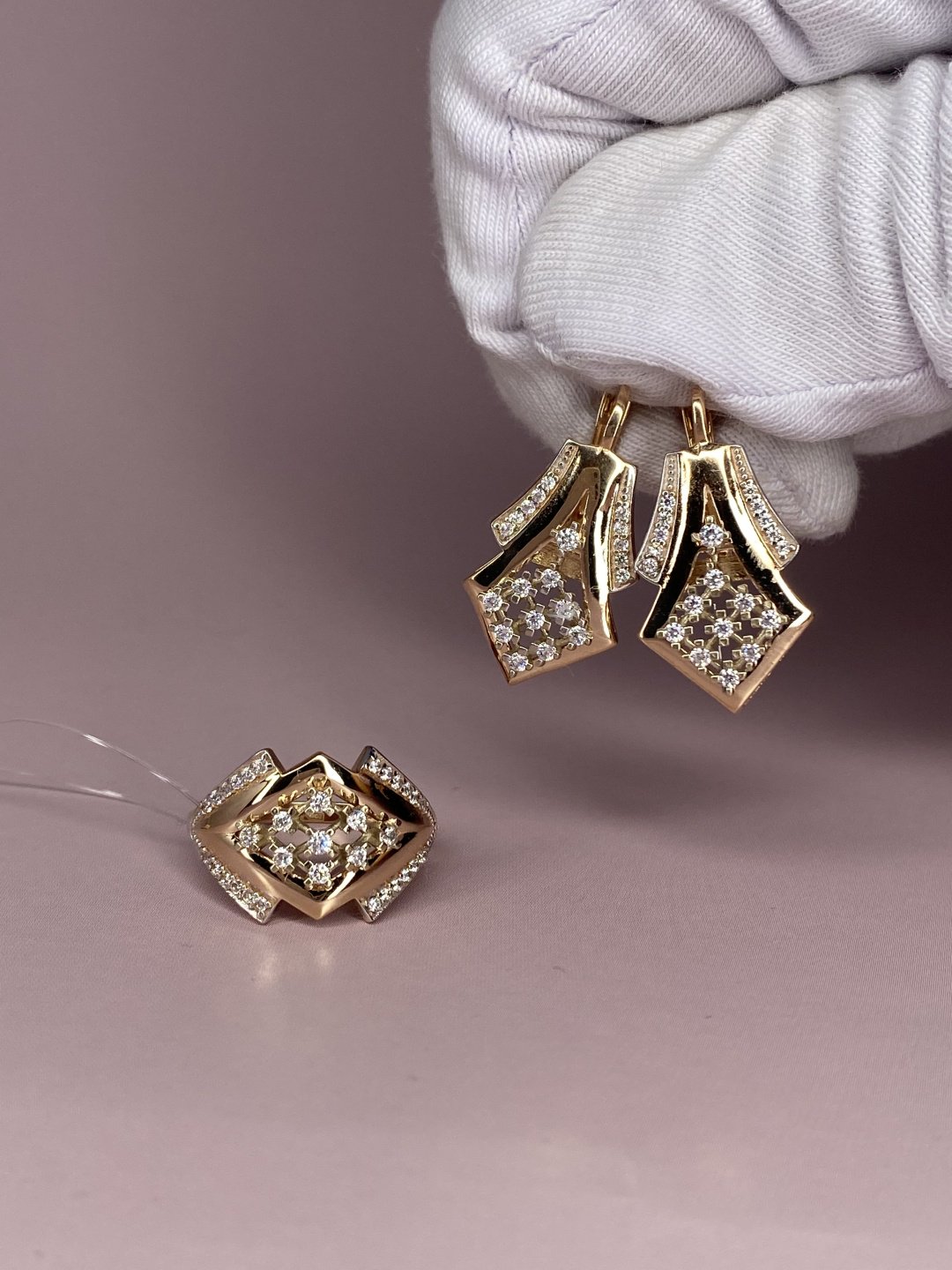 DiamonD SET5048 вес 8.93 г золото, фианит купить,666200