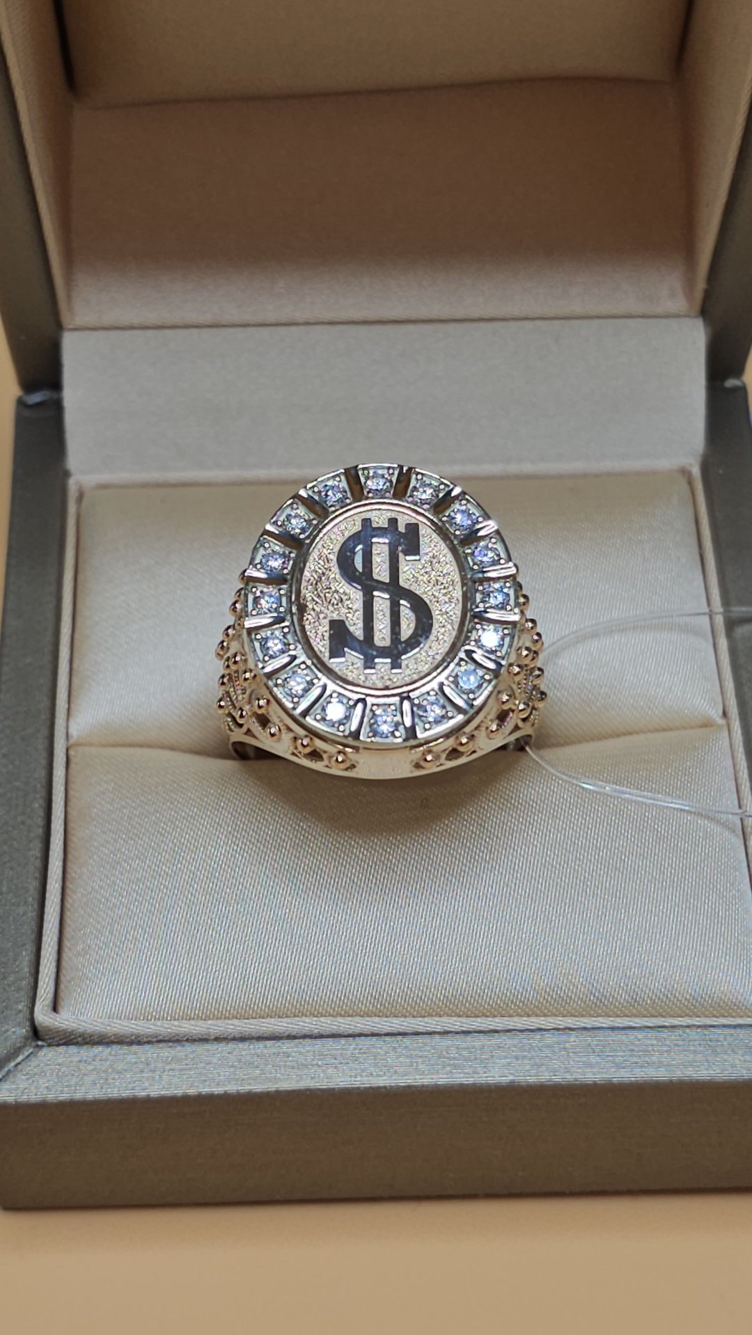 Кольцо Carat 1311034 размер 22.5 вес 6.38 г золото, фианит купить,NaN