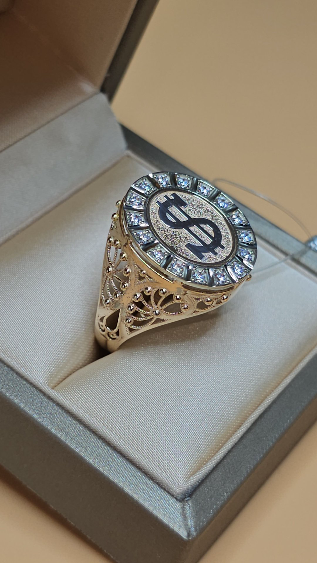 Кольцо Carat 1311034 размер 22.5 вес 6.38 г золото, фианит купить,NaN