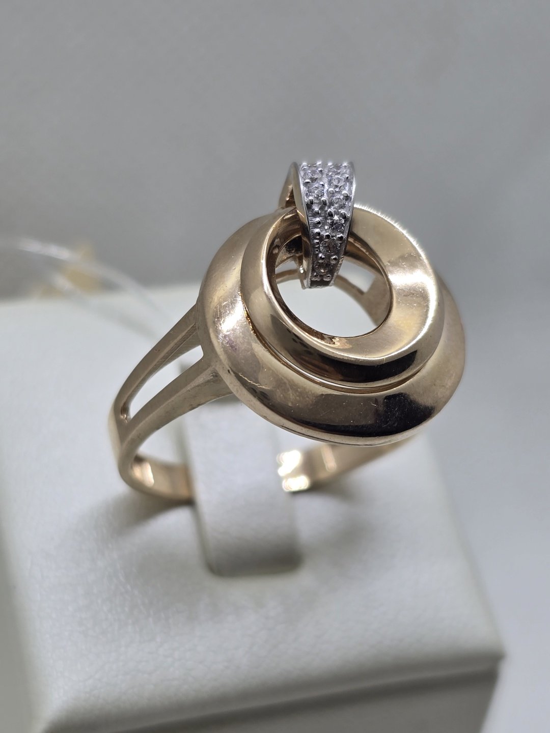 Кольцо Diamond Exclusive 405158590 размер 20 вес 4.61 г золото, фианит купить,NaN