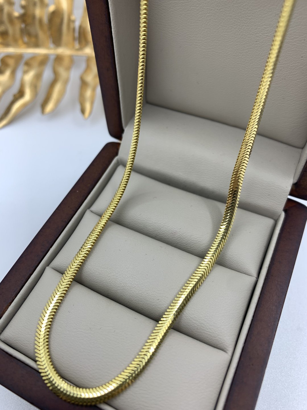 Цепь Dinara Gold 395708 длина 55 см, вес 11.5 г золото, плетение отсутствует купить,NaN