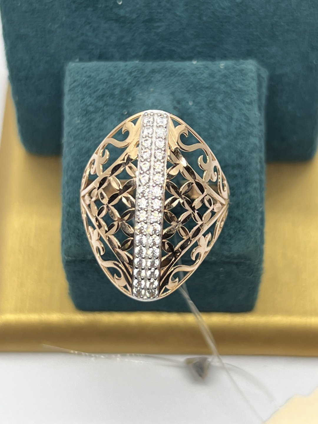 Кольцо Zhanar Gold 446788 размер 21 вес 3.15 г золото, фианит купить,NaN