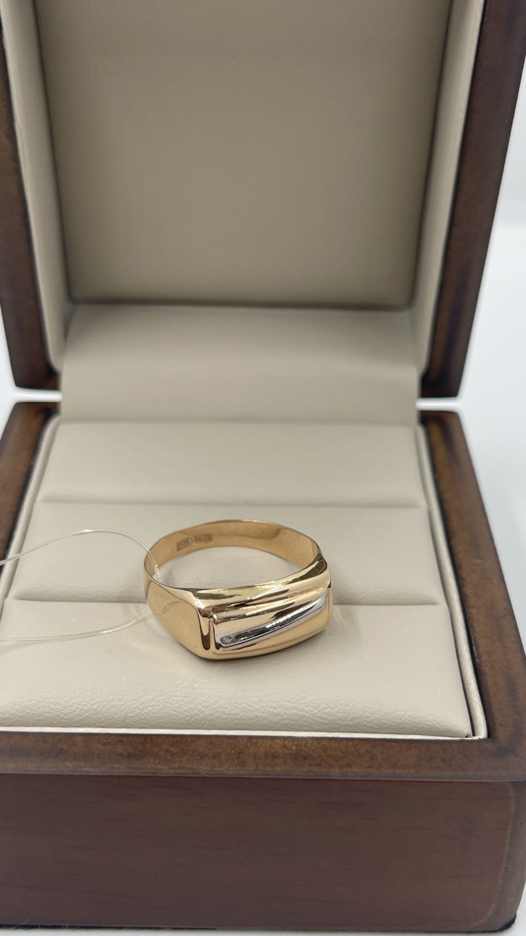 Кольцо Золото 192909 размер 20 вес 2.32 г золото, без вставок купить,NaN
