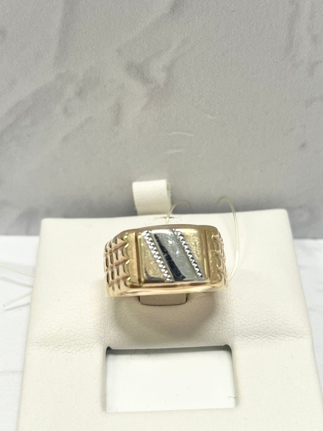 Кольцо Diamond Exclusive 7382463278 размер 19 вес 2.87 г золото, без вставок купить,NaN