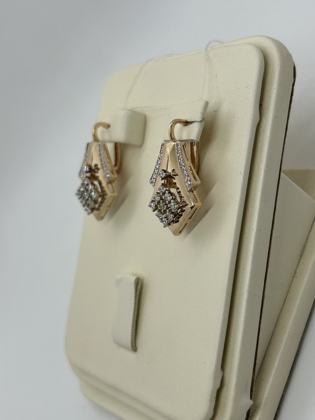 Diamond DL0043 вес 9.01 г золото, фианит купить,NaN