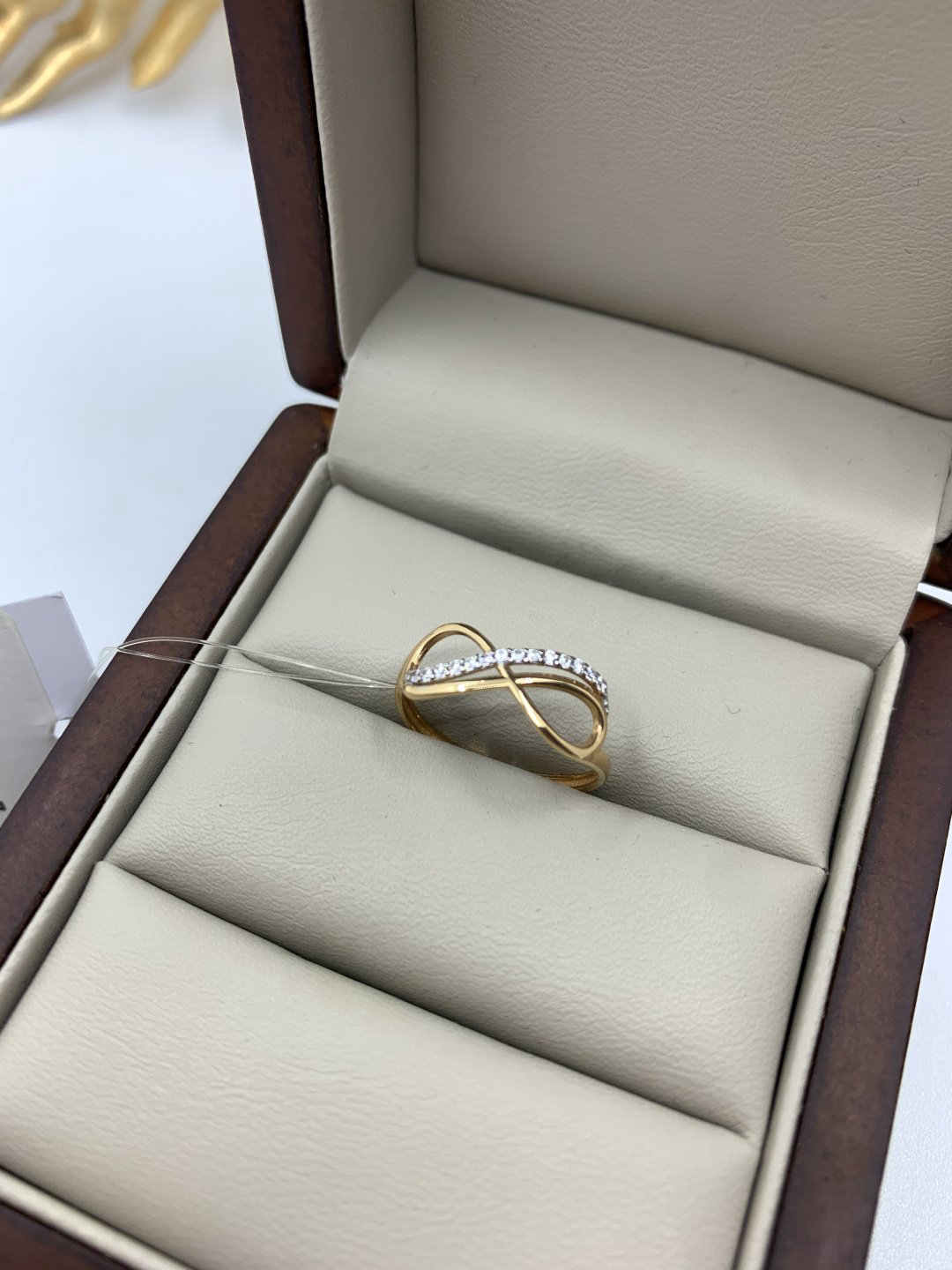 Кольцо Dinara Gold 158089 размер 17 вес 1 г золото, фианит купить,NaN