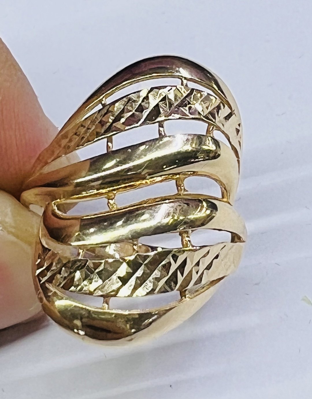 Кольцо Diamond Union 1903899 размер 19 вес 3.98 г золото, без вставок купить,NaN