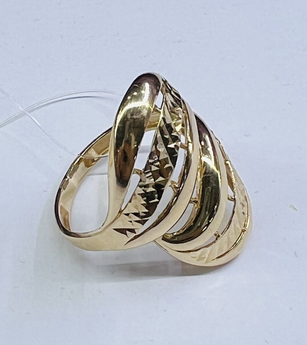 Кольцо Diamond Union 1903899 размер 19 вес 3.98 г золото, без вставок купить,NaN
