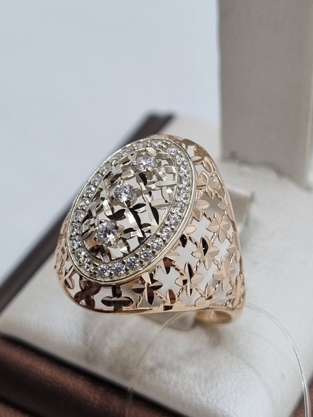 Кольцо Zhanar Gold ZHA84/306 размер 19.5 вес 2.52 г золото, фианит купить,NaN