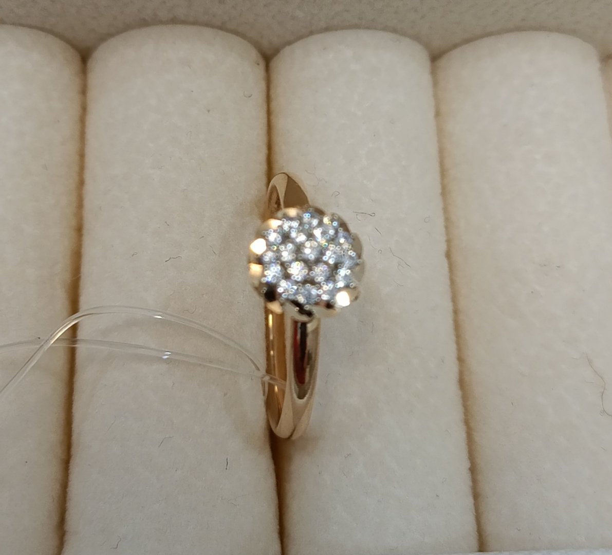 Кольцо Crystal 15111-013 размер 18, 18.5, 17.5, 17 вес 0.9 г золото, фианит купить,NaN