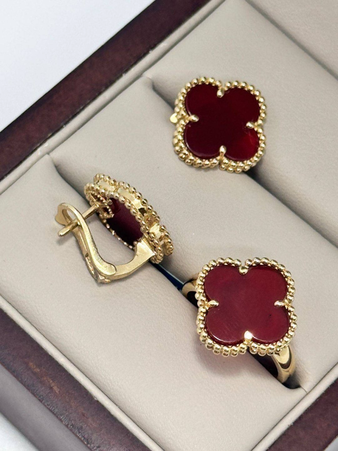 BAQ BRAND 567743 вес 25.32 г золото, эмаль купить,NaN