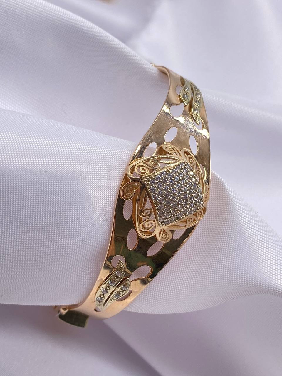 Браслет Gulzada Gold 884235 длина 20 см, вес 12.64 г золото, плетение отсутствует купить,NaN