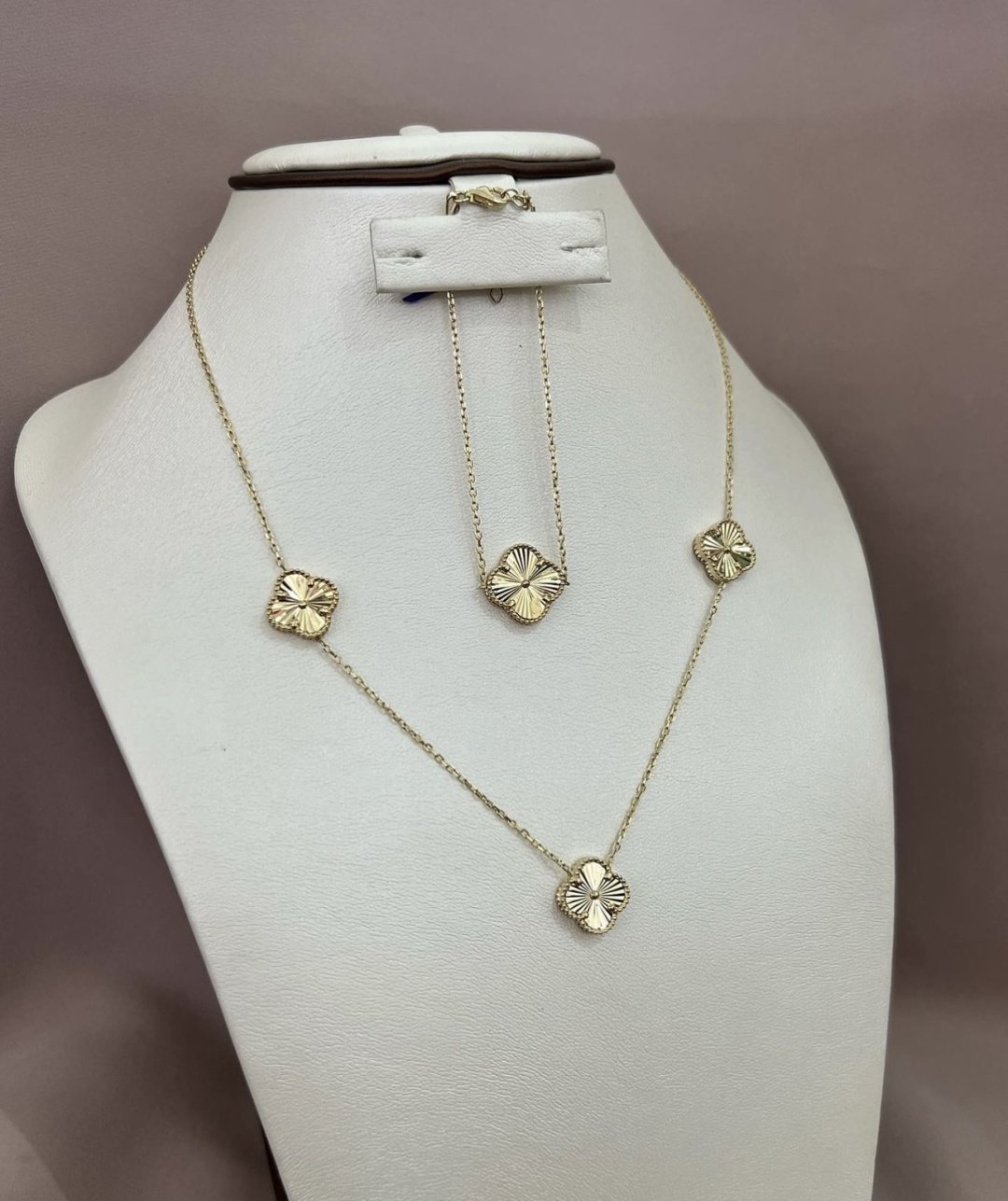 Ali Gold 23 вес 11 г золото, без вставок купить,821450
