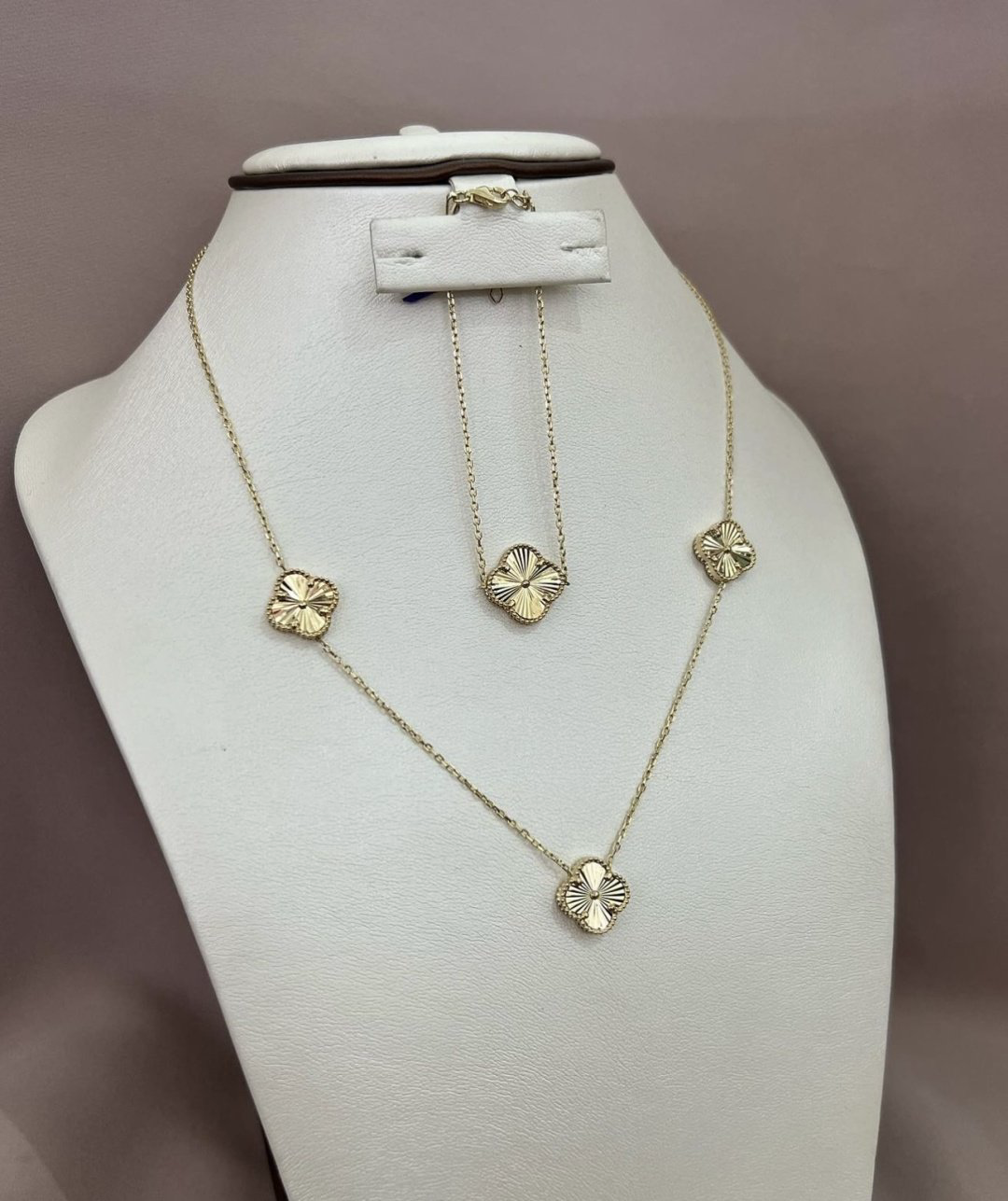 Ali Gold 23 вес 11 г золото, без вставок купить,821450