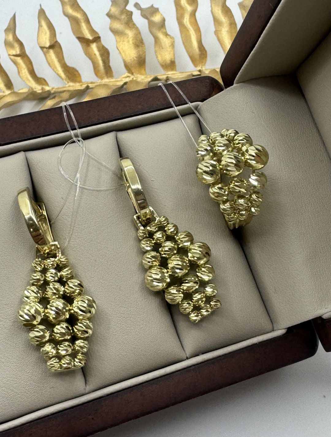 Dinara Gold 890415 вес 10.36 г золото, без вставок купить,NaN