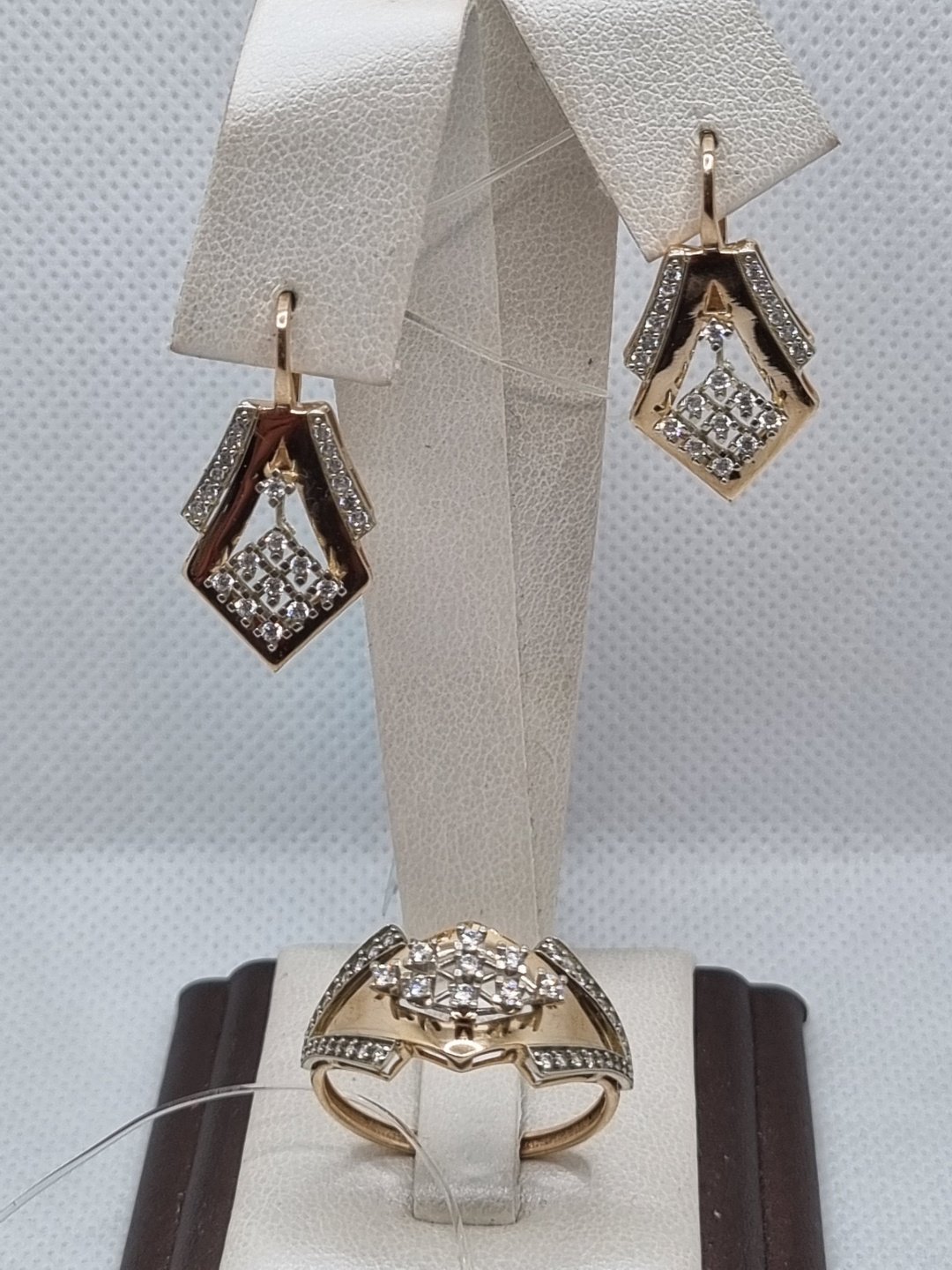 Zhanar Gold ZHA84/578 вес 8.41 г золото, цирконий купить,NaN