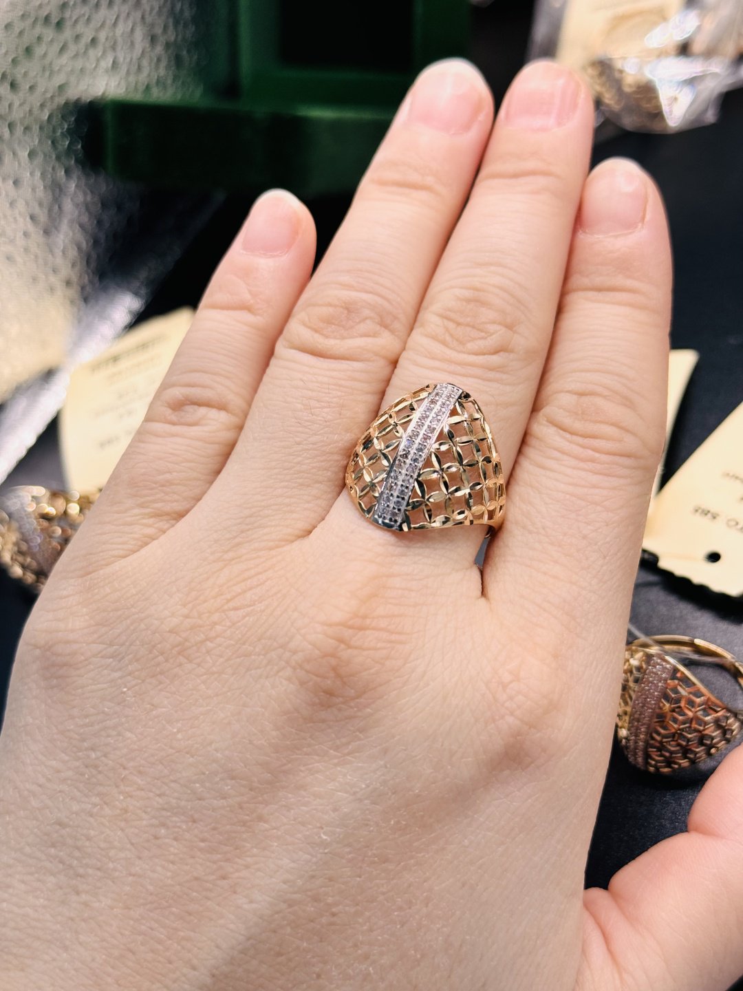 Кольцо Diamond Exclusive Aij111 размер регулируемый вес 2.36 г золото, фианит купить,NaN