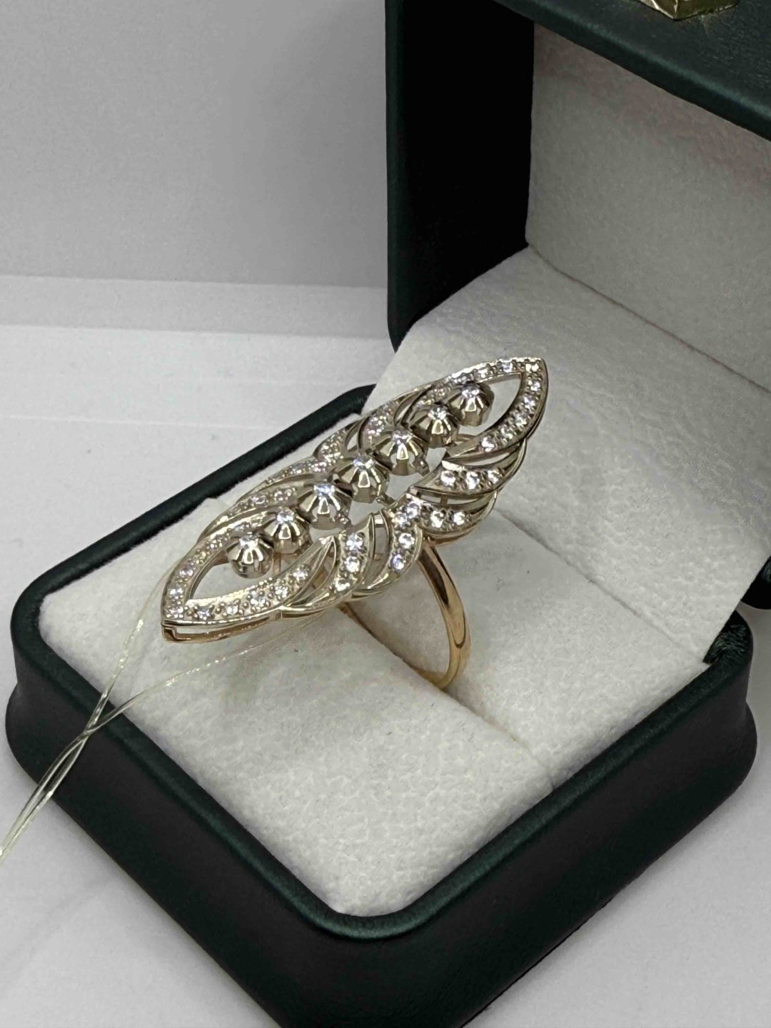 Кольцо Zhanar Gold ZHAN-193 размер 21 вес 5.87 г золото, фианит купить,NaN