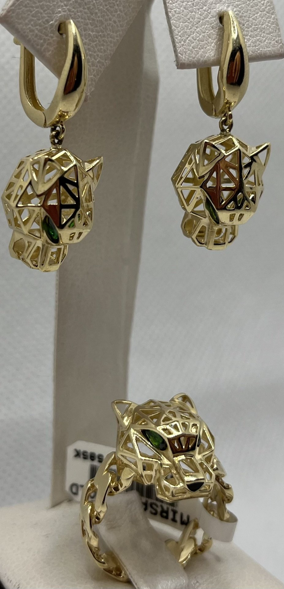 Timuchin Gold LA1986/102 вес 9.02 г золото, изумруд купить,NaN
