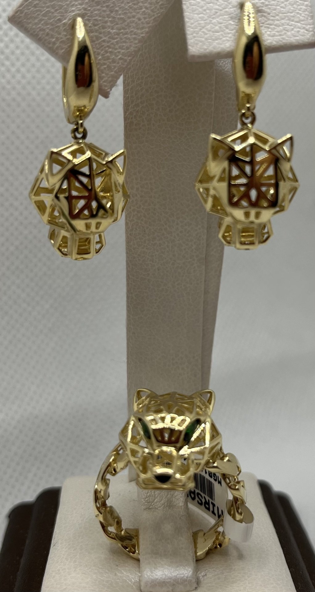 Timuchin Gold LA1986/102 вес 9.02 г золото, изумруд купить,NaN