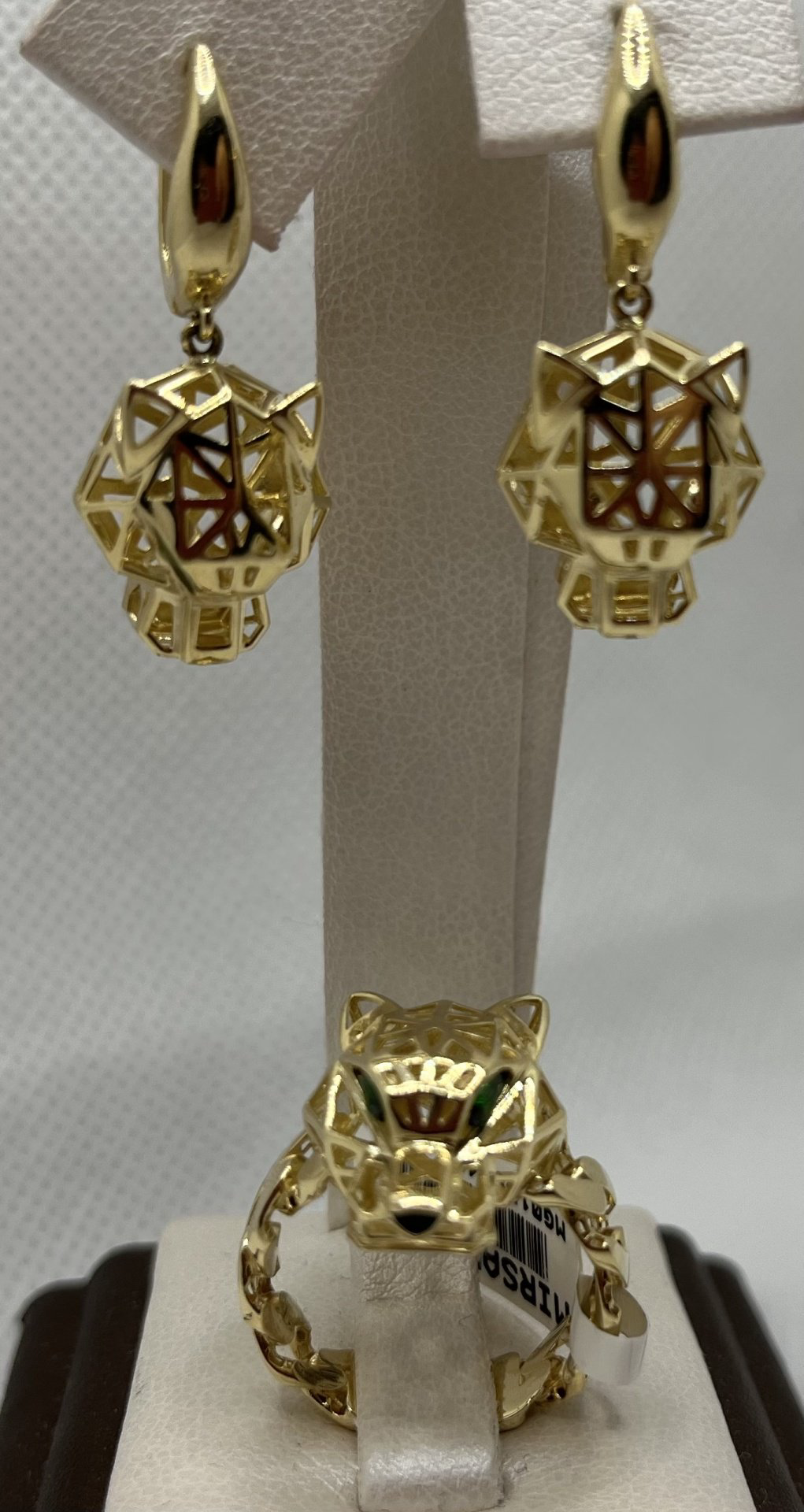 Timuchin Gold LA1986/102 вес 9.02 г золото, изумруд купить,NaN