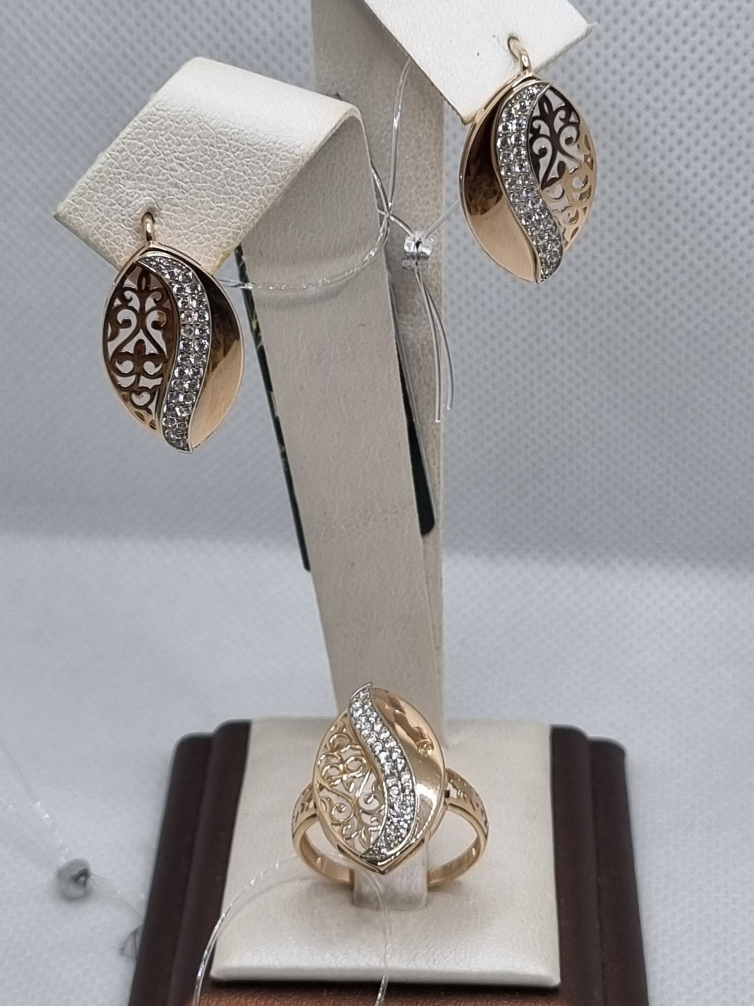 Zhanar Gold ZHA84/159 вес 7.3 г золото, цирконий купить,1091450