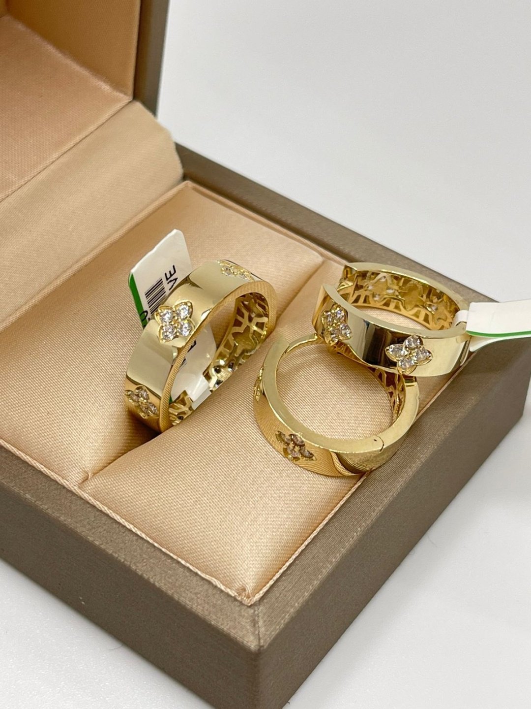 Assylym gold 757922 вес 8.82 г золото, фианит купить,NaN
