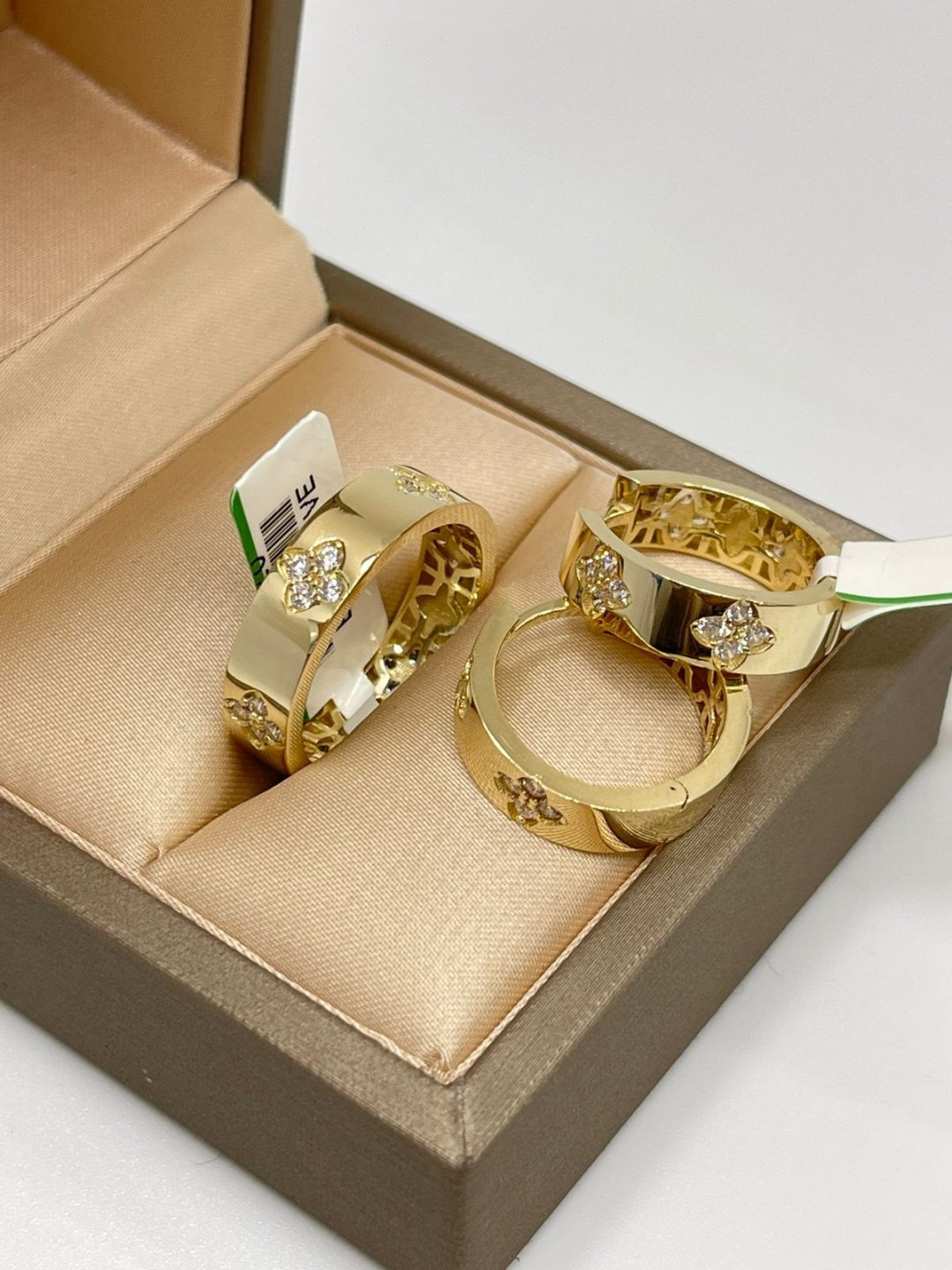 Assylym gold 757922 вес 8.82 г золото, фианит купить,NaN