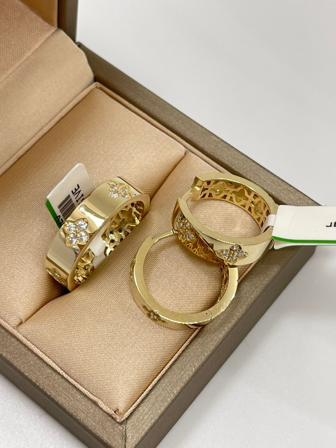 Assylym gold 757922 вес 8.82 г золото, фианит купить,NaN