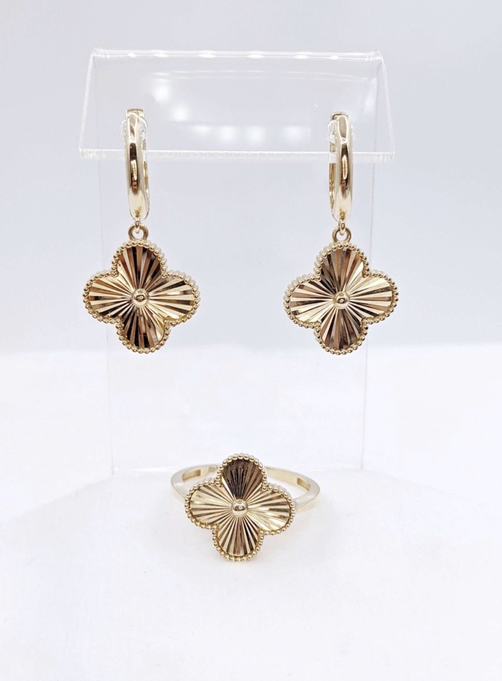 Ali Gold 4989 вес 7.04 г золото, без вставок купить,NaN