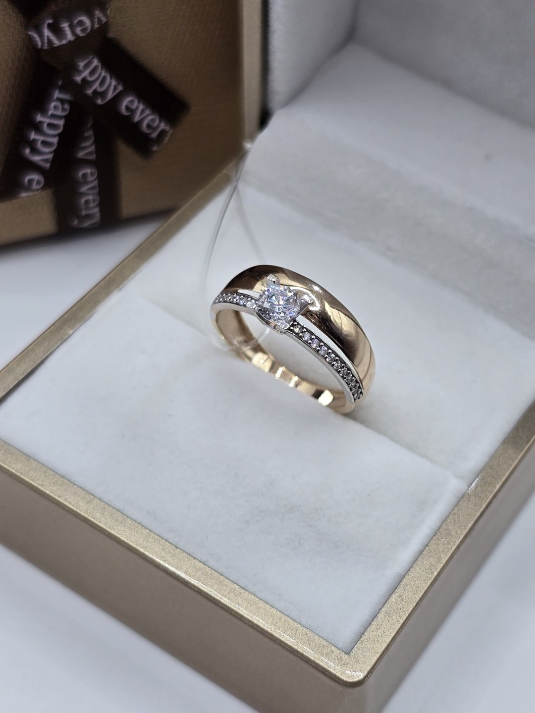 Кольцо Diamond Exclusive GGG777 размер 18.5 вес 2.43 г золото, фианит купить,NaN