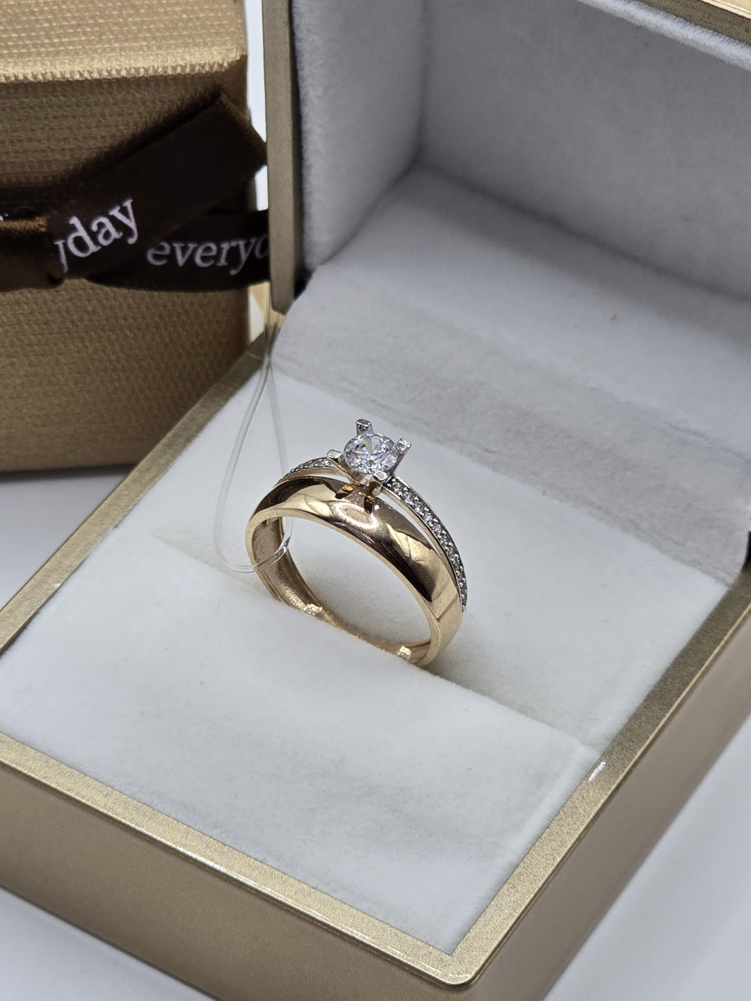 Кольцо Diamond Exclusive GGG777 размер 18.5 вес 2.43 г золото, фианит купить,NaN