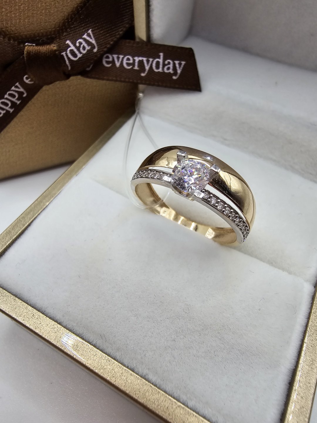 Кольцо Diamond Exclusive GGG777 размер 18.5 вес 2.43 г золото, фианит купить,NaN