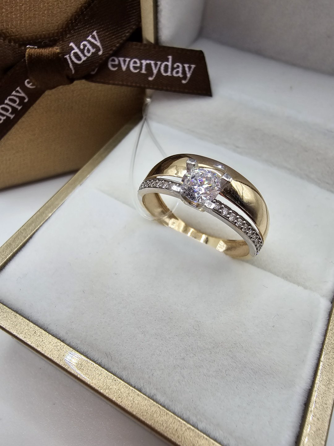 Кольцо Diamond Exclusive GGG777 размер 18.5 вес 2.43 г золото, фианит купить,NaN