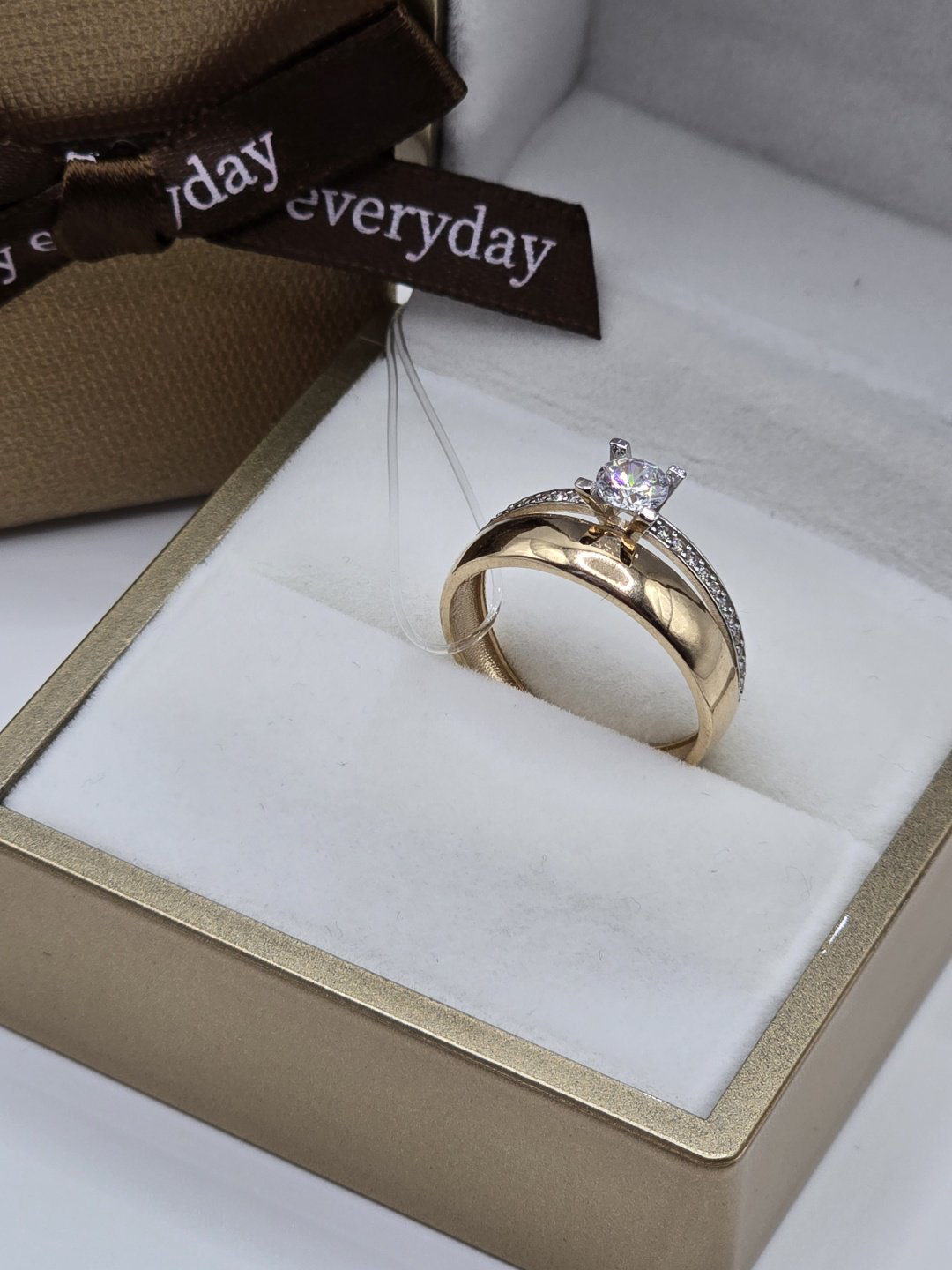 Кольцо Diamond Exclusive GGG777 размер 18.5 вес 2.43 г золото, фианит купить,NaN