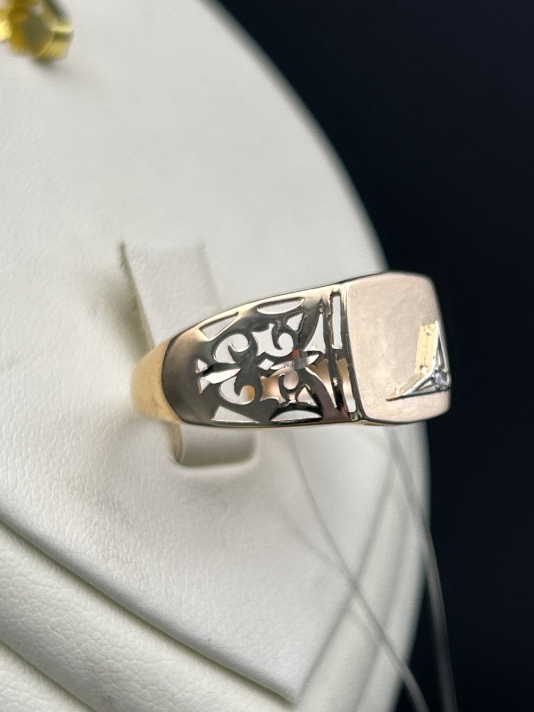 Кольцо Diamond Exclusive 26788 размер 20.5 вес 3.3 г золото, фианит купить,NaN