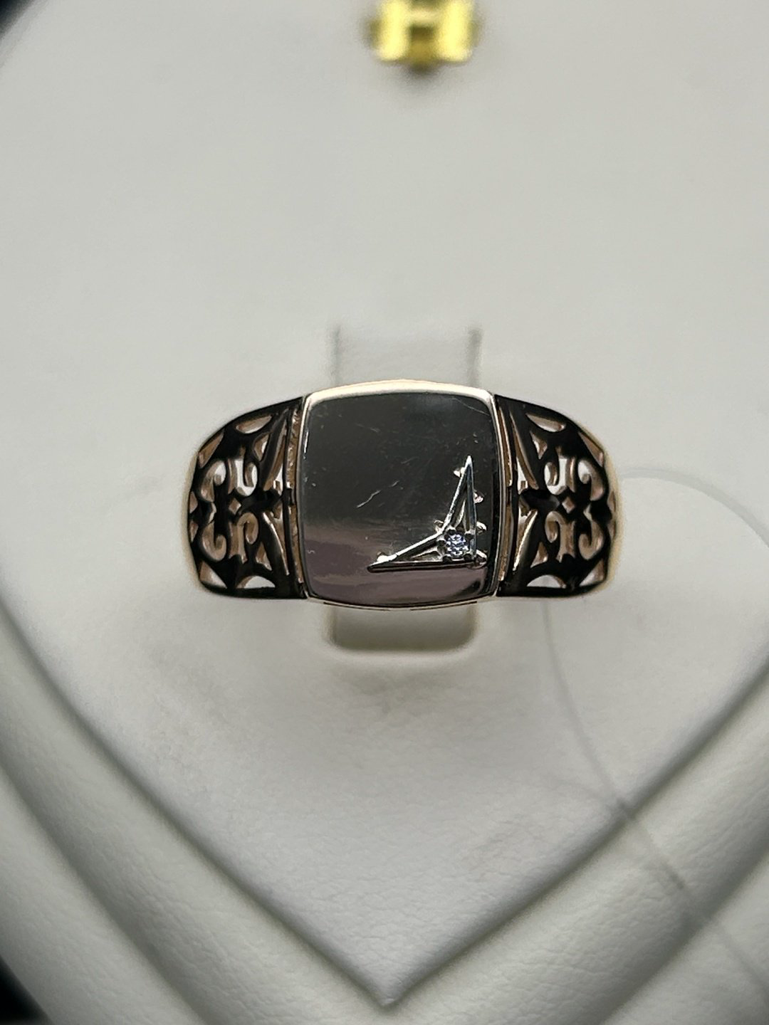 Кольцо Diamond Exclusive 26788 размер 20.5 вес 3.3 г золото, фианит купить,NaN